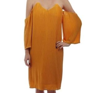 Elliatt Revolve Marigold Dress off shoulder long sleeve pleated dress Large
